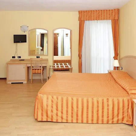 Apartment In By Maggiore Baveno