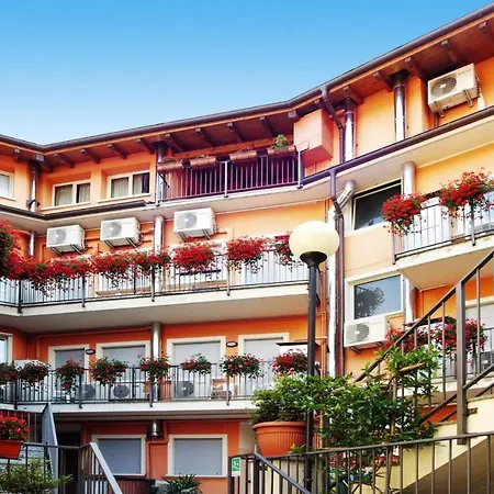 In By Maggiore Apartment